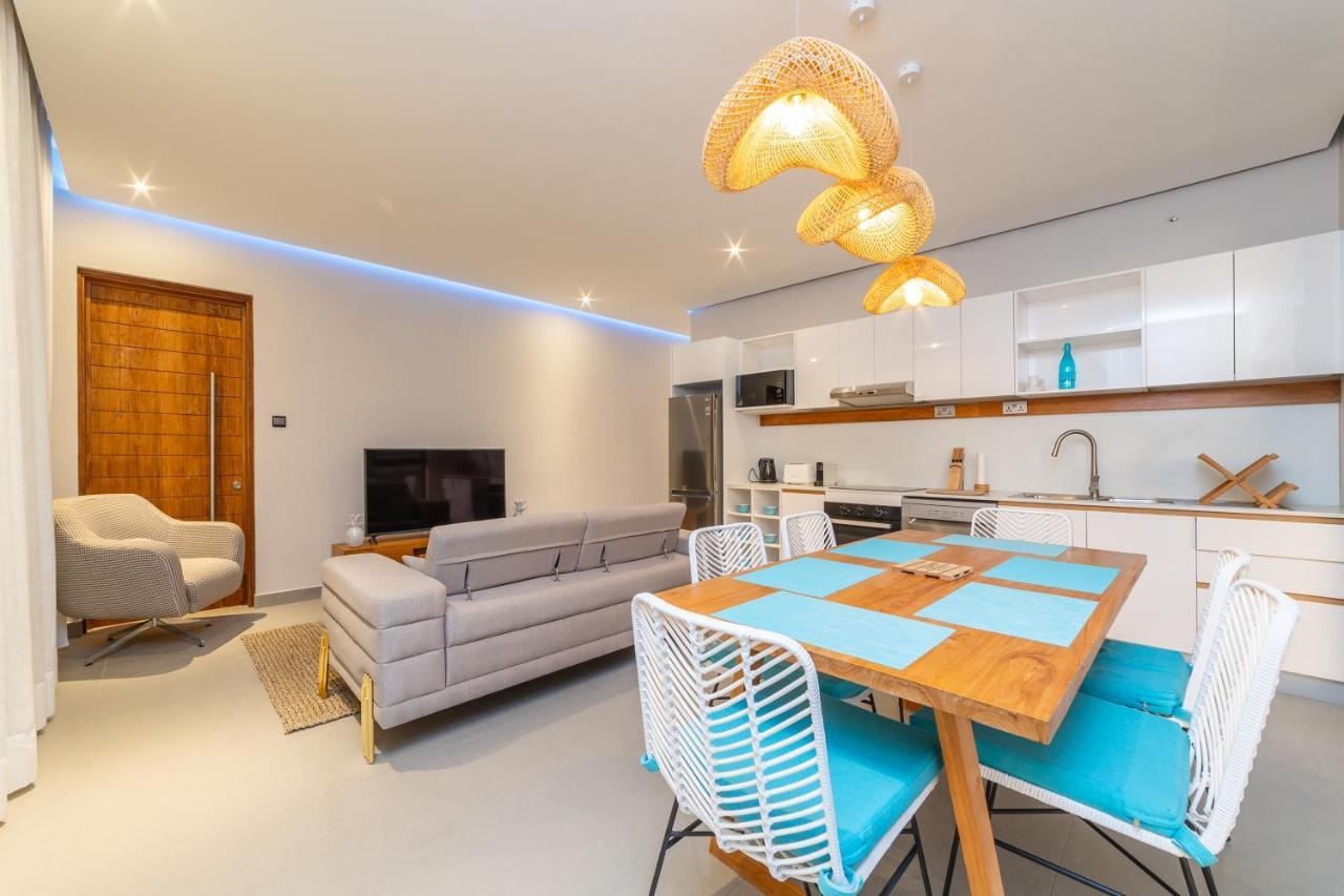 פרייבר Penthouse 13 - One Bay Residence With Private Rooftop Terrace And Dip In Pool מראה חיצוני תמונה